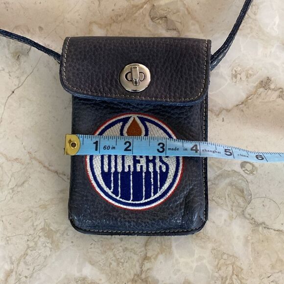 Roots Leather Oilers Cross Body Mini Bag - Picture 14 of 16